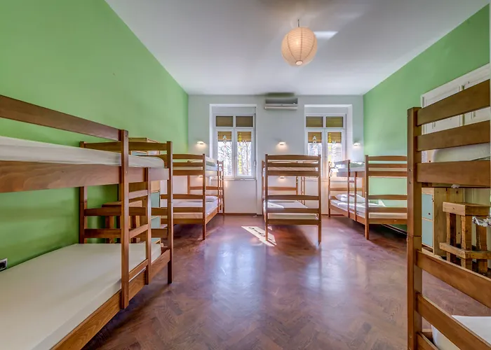 Colors Of Adriatic - Youth Only Hostel Split